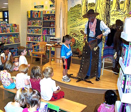 Lee Anderson teaching the children